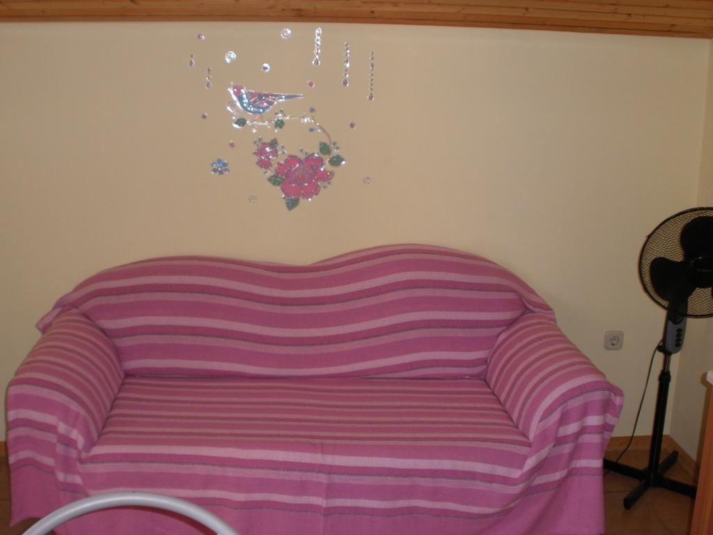 Corry 1 Apartman Ravni Szoba fotó