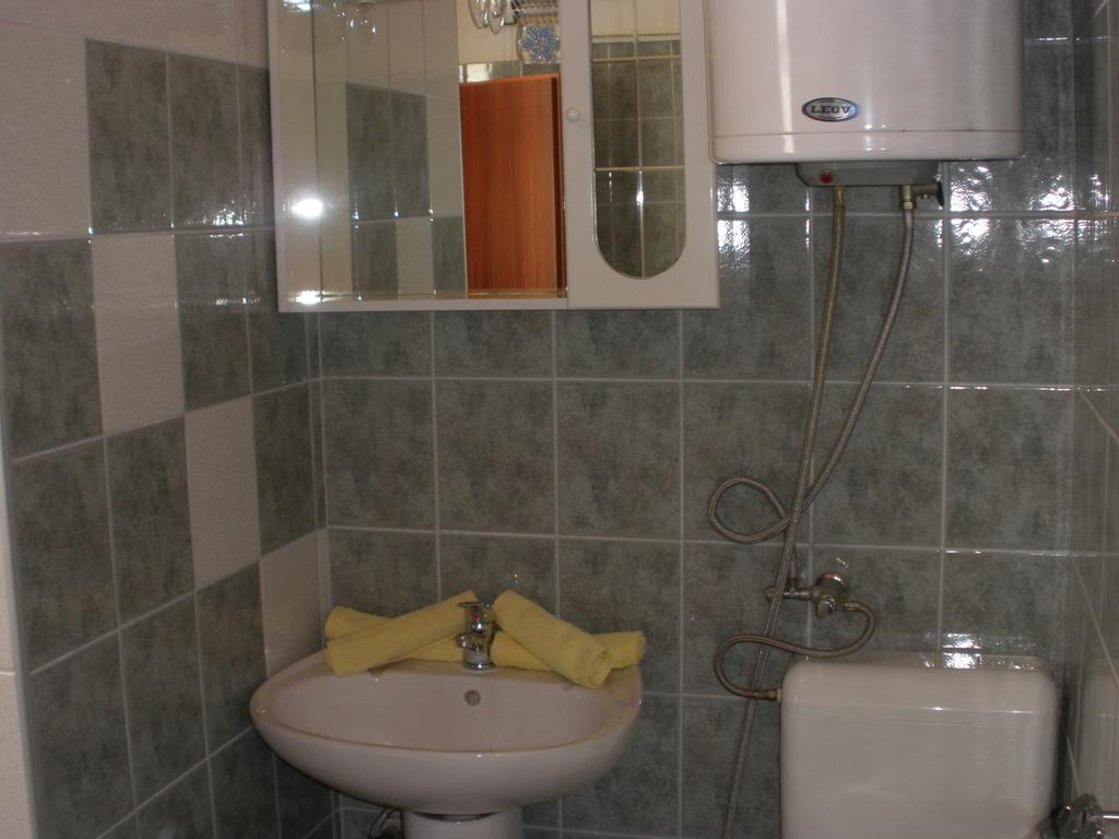 Corry 1 Apartman Ravni Szoba fotó