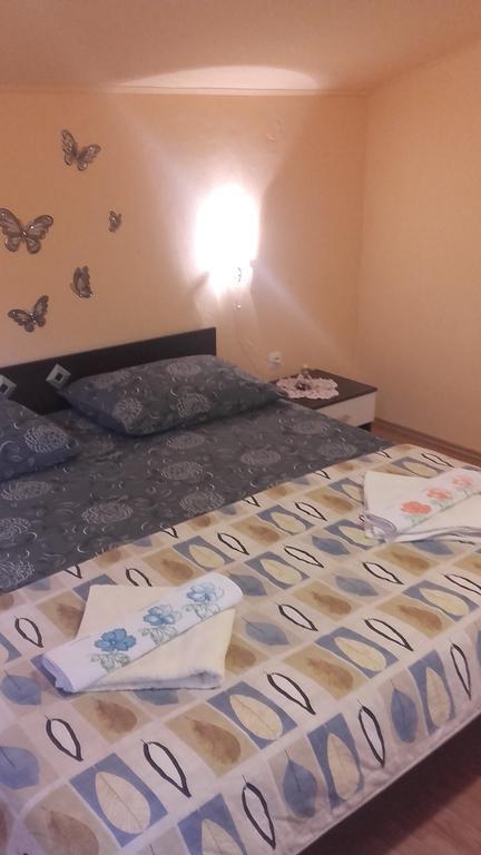 Corry 1 Apartman Ravni Kültér fotó